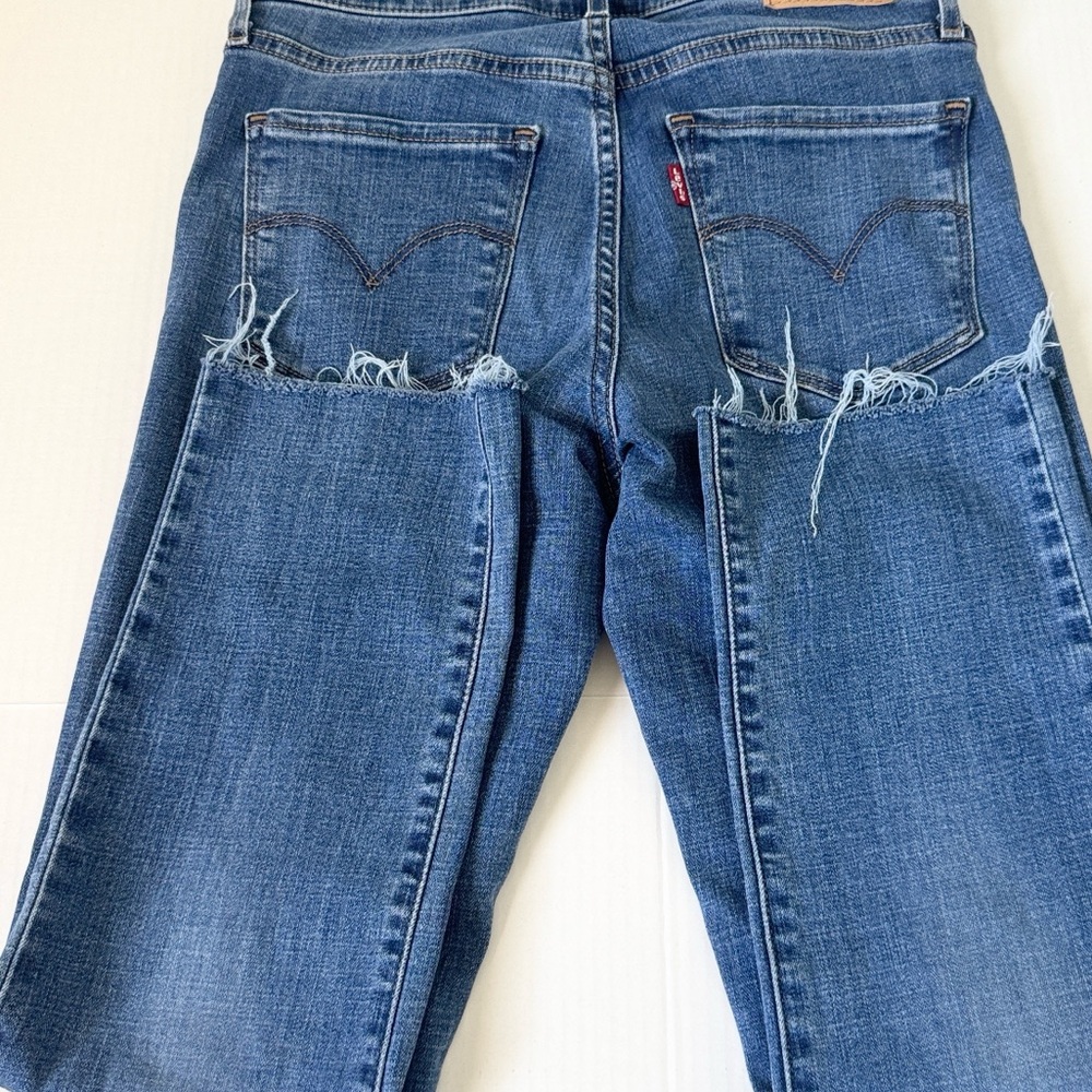 Levi's 314 Shaping Straight Jeans - Picture 5 of 5